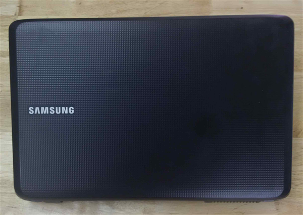 Vỏ laptop Samsung r530