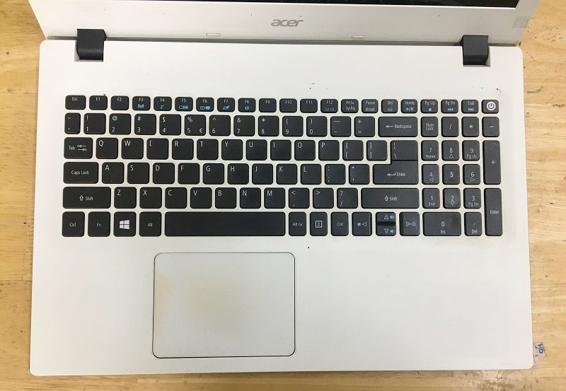 Laptop cũ Acer E5-573