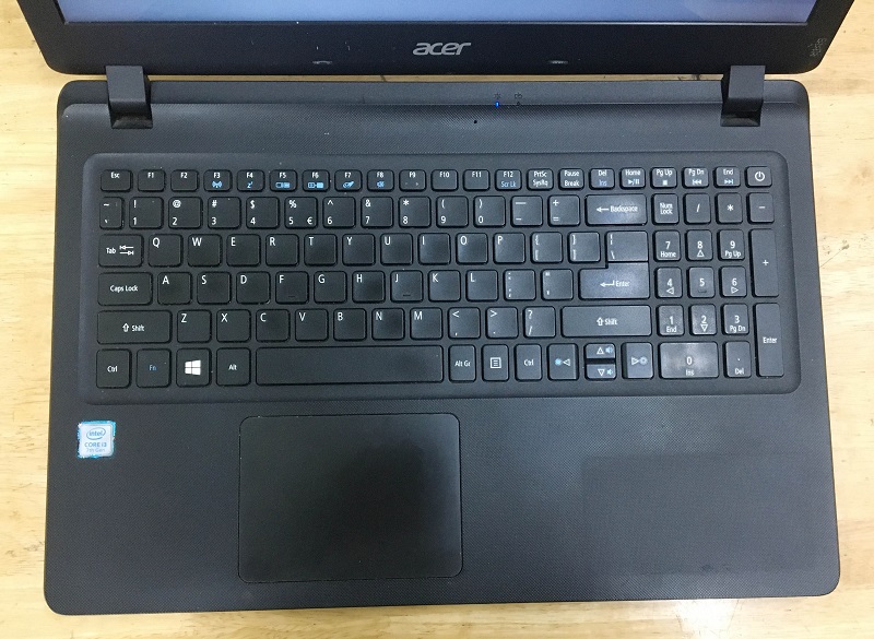 laptop cũ Acer Aspire ES1-572