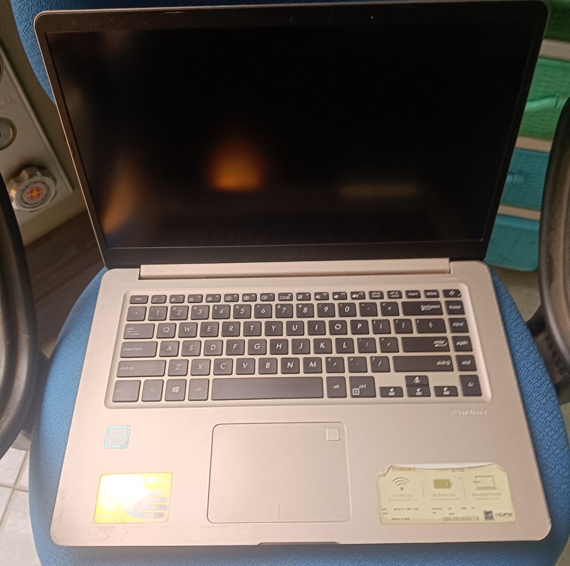 Asus S510U mặt B, C