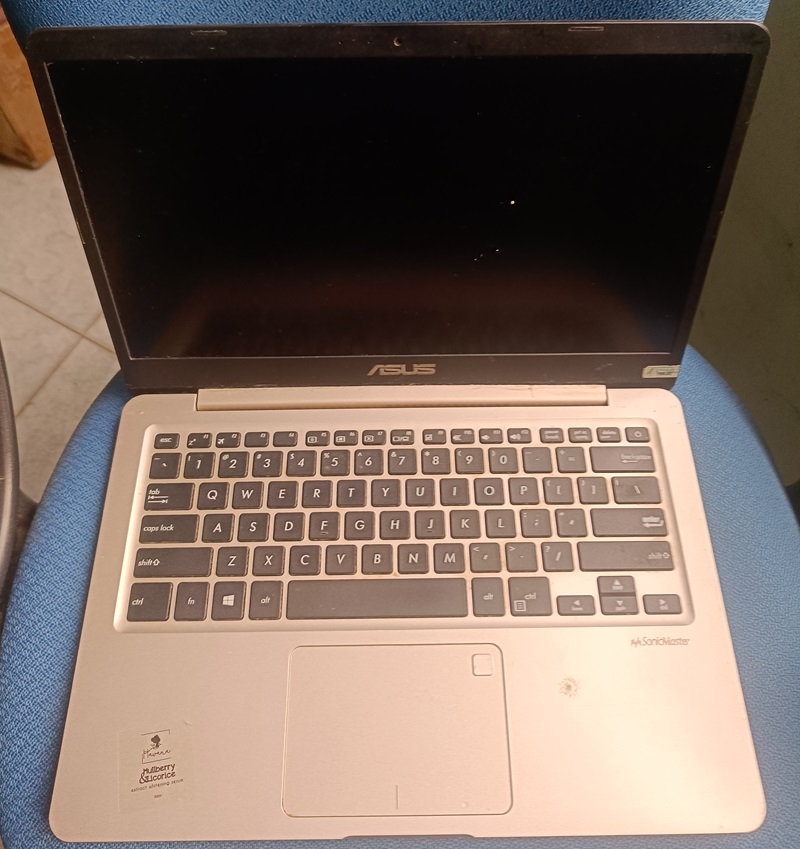 Asus X411U mặt B, C